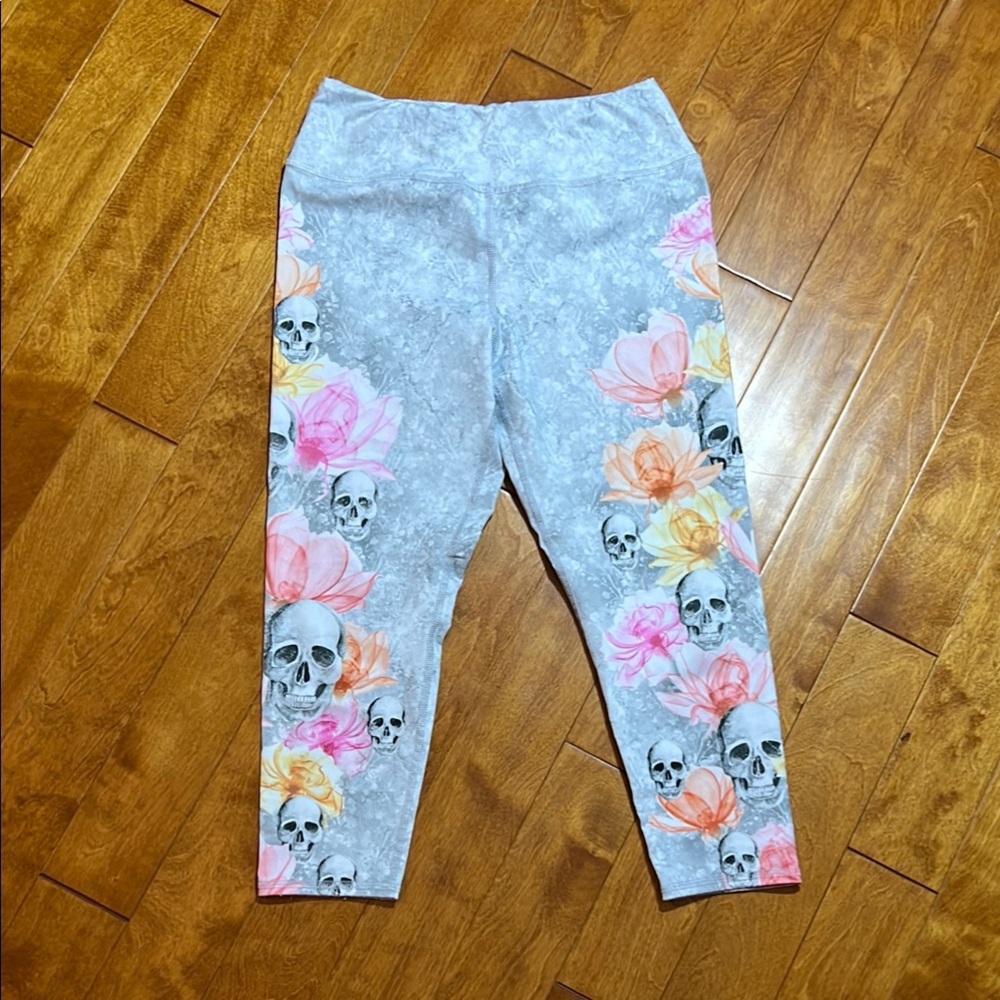 Skull and floral legging